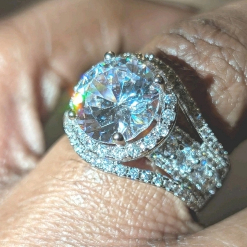 4ct Round Cut Lab Created Diamond Ring Halo Split Shank White Gold Plated Sz8